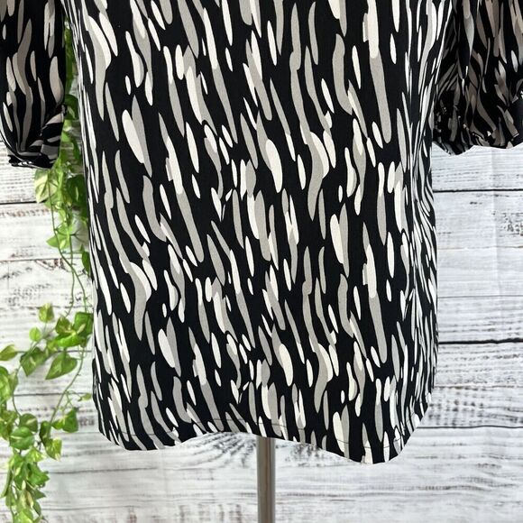 BCBG Max Azria Blosue Top size Extra Small Black Gray Career Church Modest Slim - Picture 6 of 11